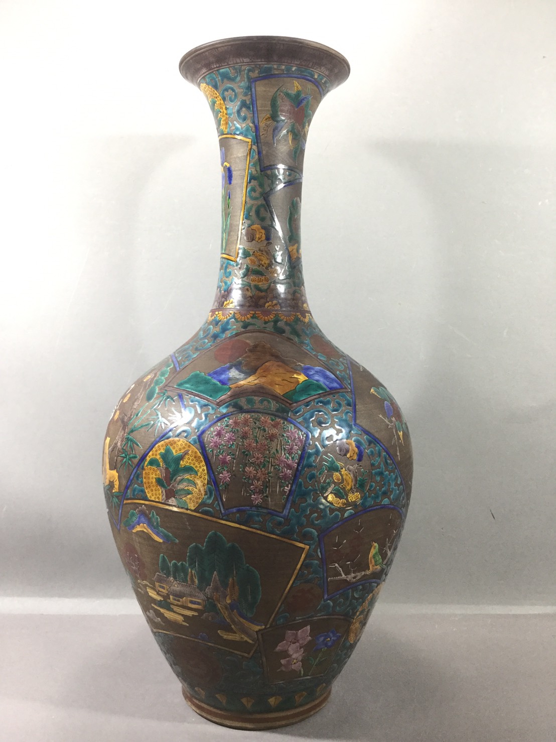 福右衛門花瓶 有田焼 十五代柿右衛門 濁手桜文花瓶